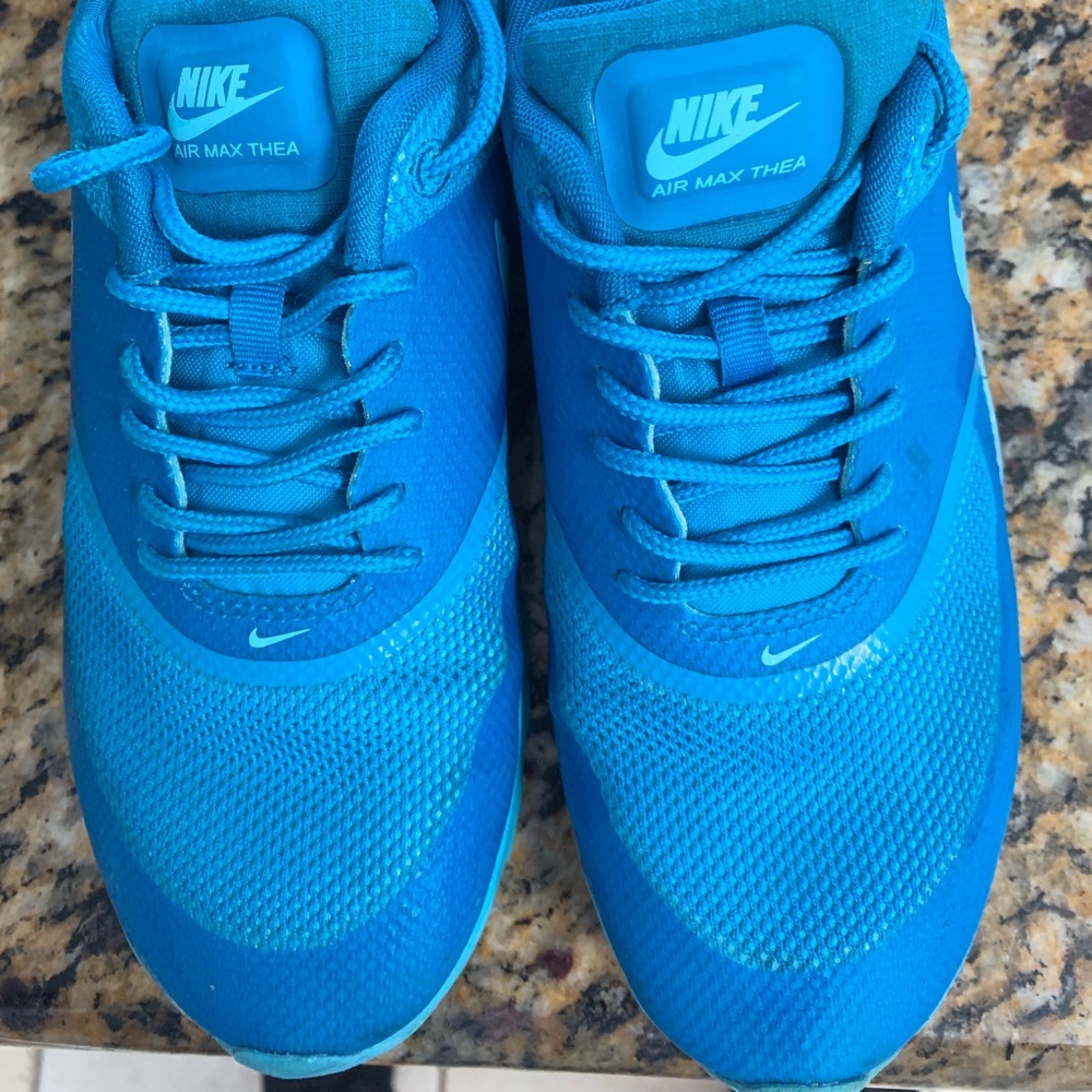 Blue nike air max